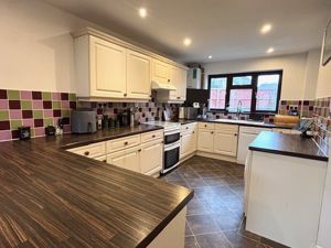 Kitchen- click for photo gallery